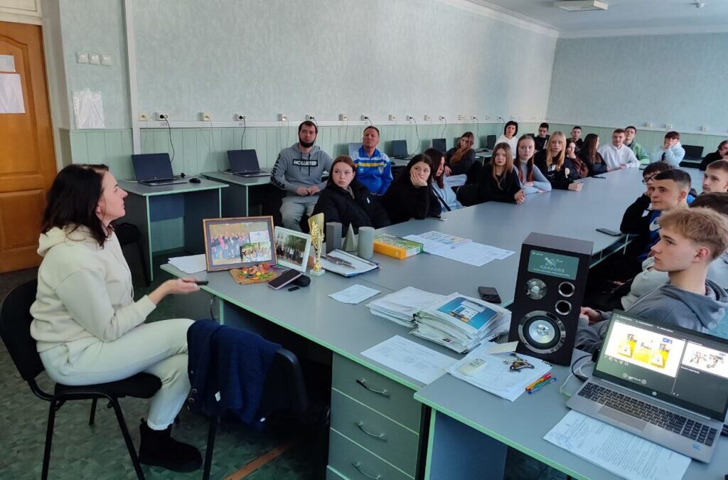 Формуємо професійні компетентності – навчаємось у професіоналів